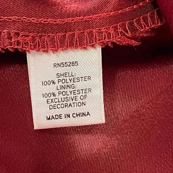 Express Women’s sleeveless tank top with a shimmery Iridescent fabric. - Picture 6 of 10